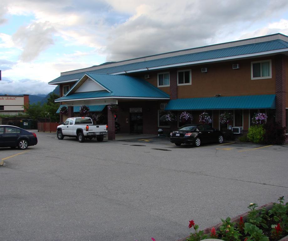 Canadas Best Value Inn&Suites-Castlegar Exterior foto