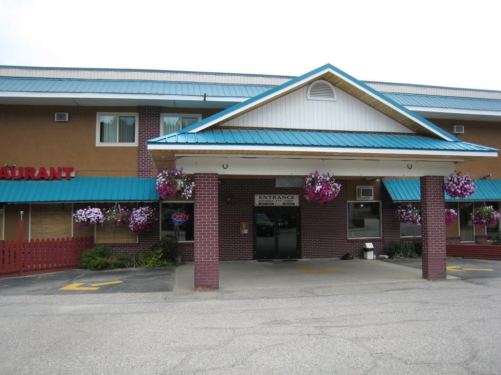 Canadas Best Value Inn&Suites-Castlegar Exterior foto